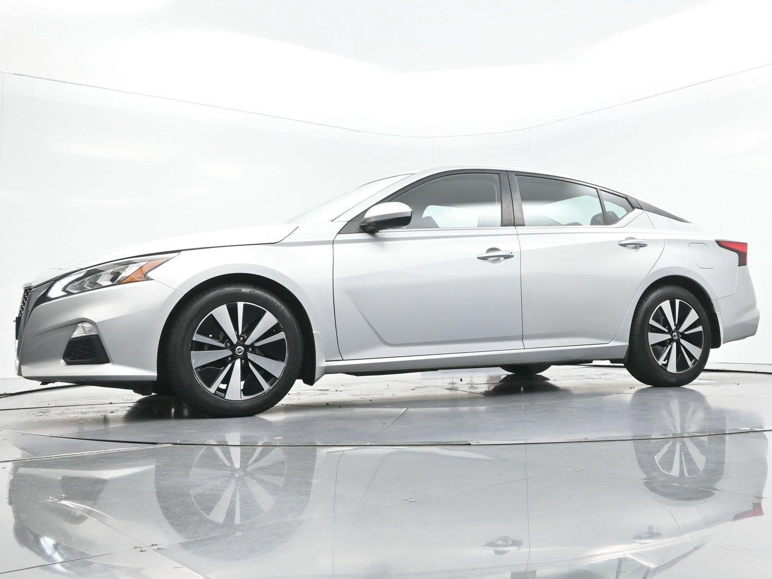 Used 2022 Nissan Altima 2.5 SV FWD image 41