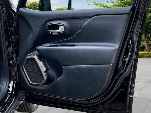 Used 2023 Jeep Renegade Latitude AWD/4WD image 23