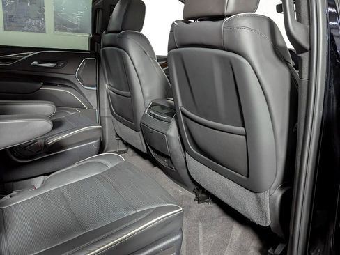 Used 2022 Cadillac Escalade Premium Luxury image 47