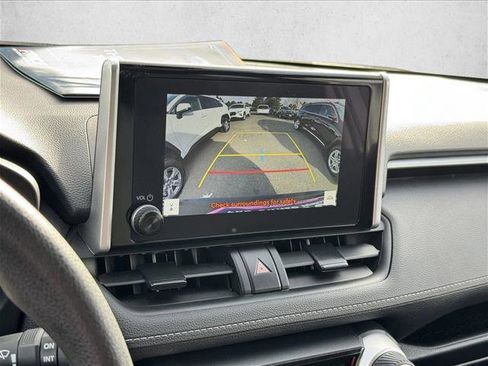 Used 2025 Toyota RAV4 XLE AWD/4WD image 15