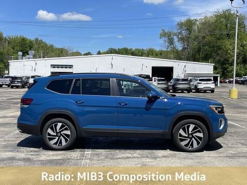 Used 2026 Volkswagen Atlas SE AWD/4WD image 2
