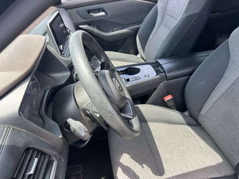 Used 2023 Nissan Rogue SV FWD image 13