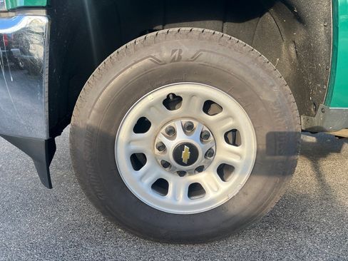 Used 2015 Chevrolet Silverado 3500 W/T w/ Snow Plow Prep Package AWD/4WD image 26