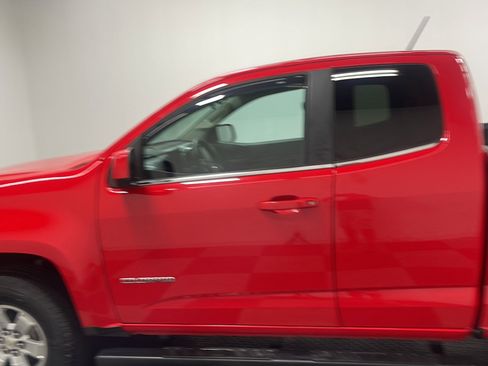 Used 2020 Chevrolet Colorado W/T w/ WT Convenience Package RWD image 13
