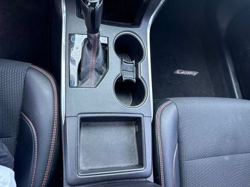 Used 2017 Toyota Camry SE FWD image 21
