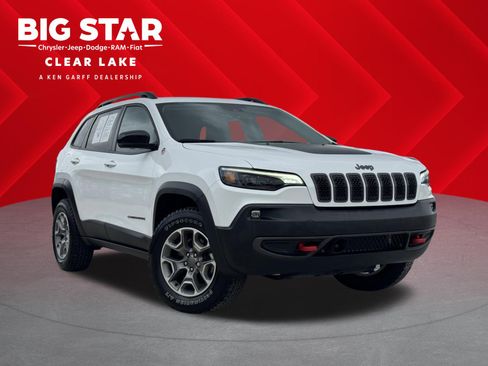 Used 2022 Jeep Cherokee Trailhawk w/ Comfort/Convenience Group AWD/4WD image 1