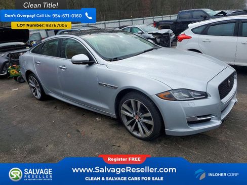 Used 2016 Jaguar XJ R-Sport image 5