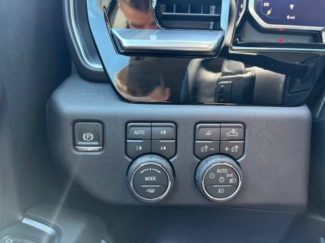 New 2026 Chevrolet Silverado 1500 RST w/ RST All Star Premium Package AWD/4WD image 17