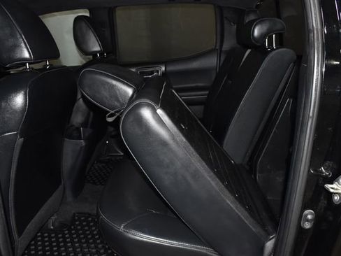 Used 2020 Toyota Tacoma TRD Sport image 31