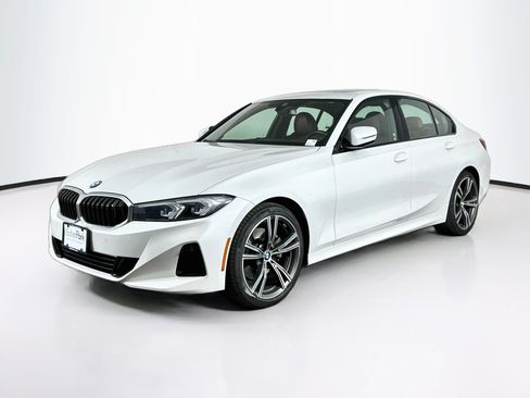 Used 2023 BMW 330i Sedan w/ Driving Assistance Package RWD image 3