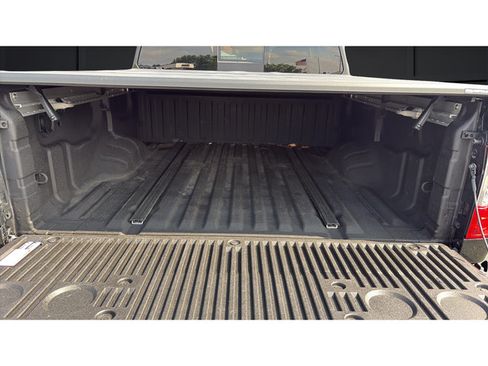 Used 2021 Nissan Titan SV w/ SV Convenience Package AWD/4WD image 22