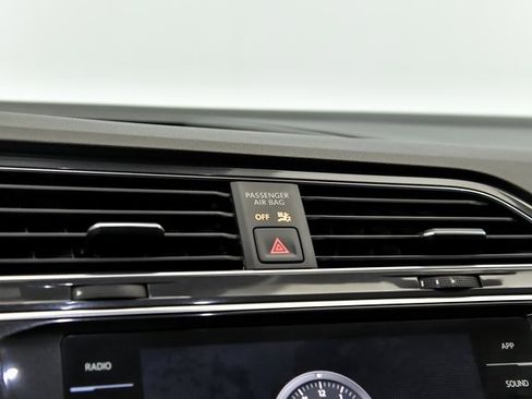 Certified 2024 Volkswagen Tiguan SE R-Line image 15