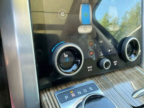 Used 2019 Land Rover Range Rover HSE image 29
