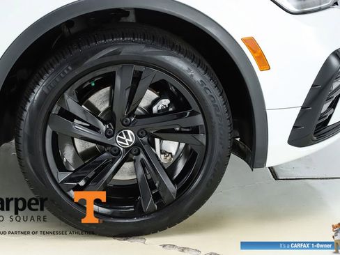 Used 2023 Volkswagen Tiguan SE R-Line image 51