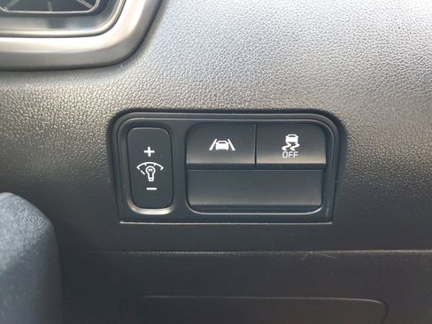 Used 2023 Kia Sorento LX image 28