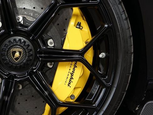 Used 2021 Lamborghini Aventador SVJ image 36