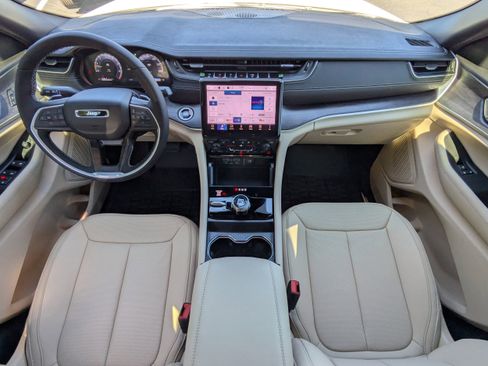 New 2025 Jeep Grand Cherokee Limited image 16