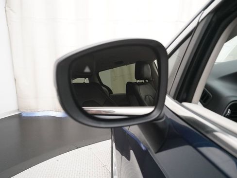 Used 2023 Chrysler Pacifica Touring-L image 26