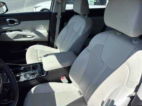 Certified 2023 Kia Sorento SX AWD/4WD image 12