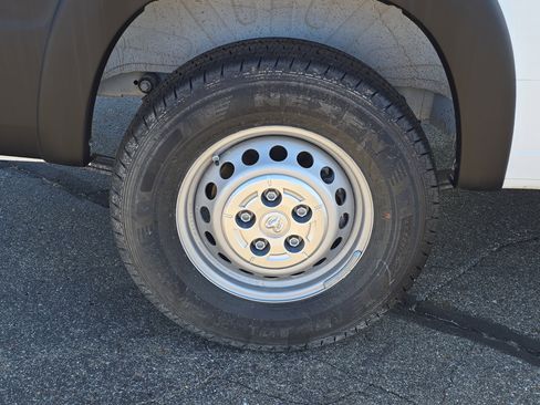 Used 2025 RAM ProMaster 2500 w/ Convenience Group image 5