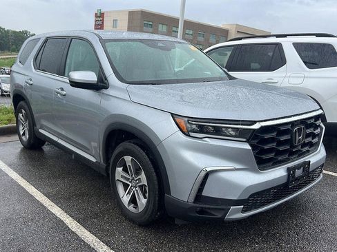 Used 2023 Honda Pilot EX-L image 6