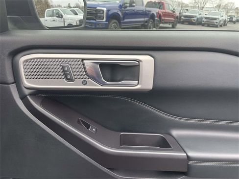 Used 2020 Ford Explorer Limited image 27