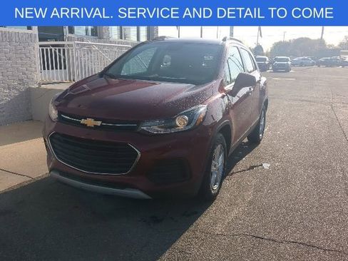Used 2018 Chevrolet Trax LT w/ LT Convenience Package FWD image 1