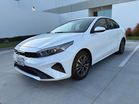 Used 2023 Kia Forte LXS FWD image 1