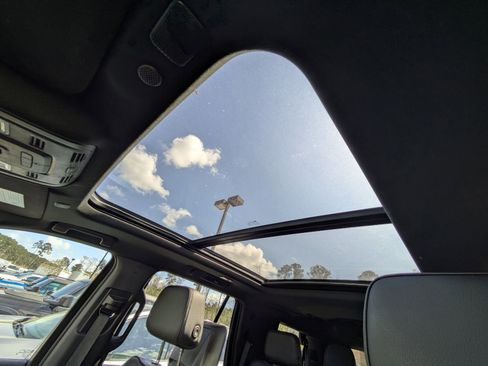 Used 2022 GMC Yukon Denali w/ Denali Premium Package image 13