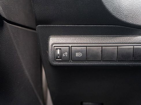 Used 2021 Toyota Corolla LE image 20