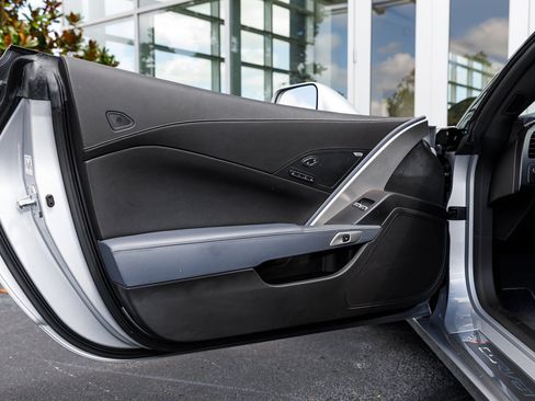 Used 2015 Chevrolet Corvette Z06 w/ 2LZ Preferred Equipment Group image 23