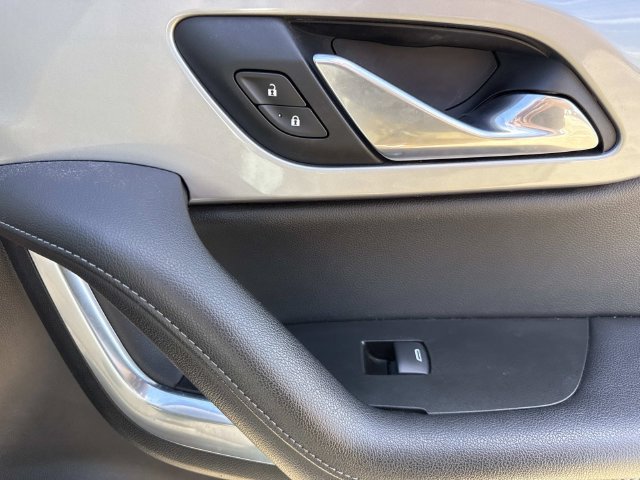 Used 2021 Chevrolet Blazer LT FWD image 19