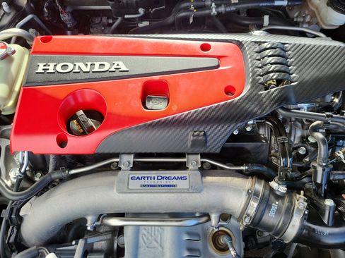 Used 2019 Honda Civic Type R image 16