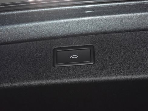 New 2026 Volkswagen Tiguan SE AWD/4WD image 25