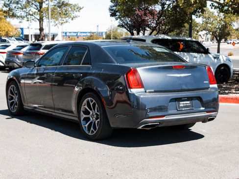 Used 2018 Chrysler 300 Touring w/ Sport Appearance Package RWD image 6