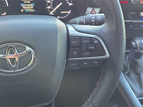 Used 2022 Toyota Sienna XSE image 22