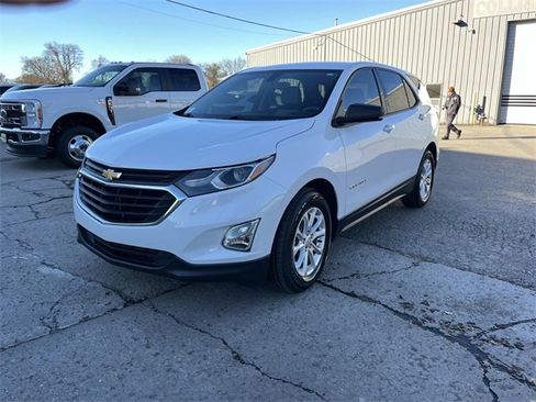 Used 2018 Chevrolet Equinox LS image 7