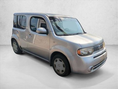 Used 2009 Nissan Cube 1.8 S w/ Interior Designer Pkg FWD image 3