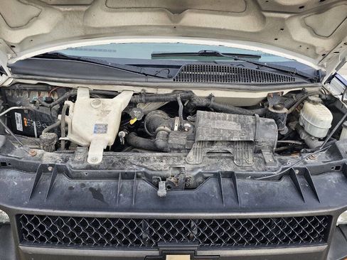 Used 2013 Chevrolet Express 2500 image 14