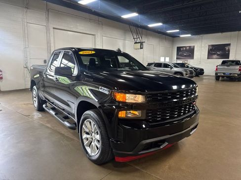 Used 2021 Chevrolet Silverado 1500 Custom w/ LPO, Dark Essentials Package AWD/4WD image 4