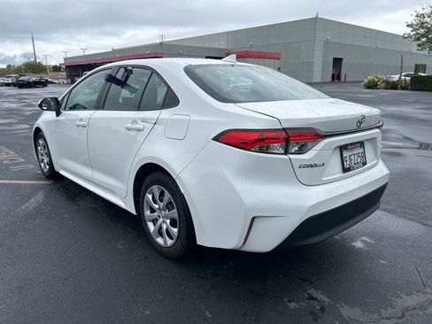 Used 2024 Toyota Corolla LE image 3