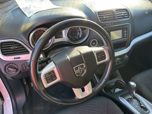 Used 2020 Dodge Journey SE w/ SE Popular Equipment Group image 10