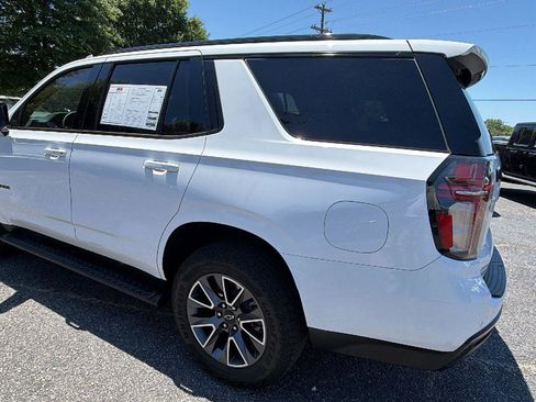 Used 2024 Chevrolet Tahoe Z71 w/ Luxury Package AWD/4WD image 7