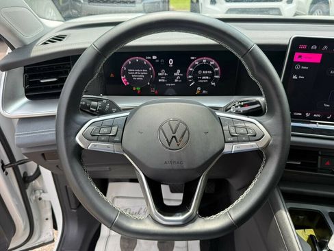 Used 2026 Volkswagen Tiguan SE FWD image 5