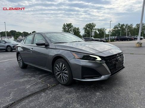 Used 2023 Nissan Altima 2.5 SV AWD/4WD image 11