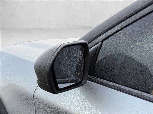 Used 2020 Ford Explorer XLT image 15