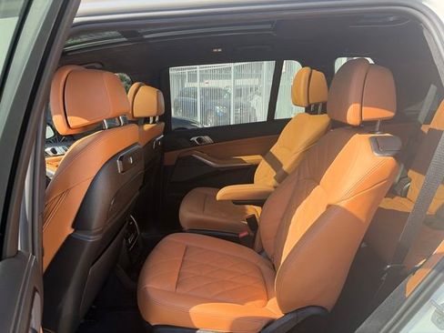 Used 2026 BMW X7 xDrive40i w/ M Sport Package AWD/4WD image 7