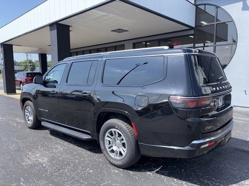 Used 2024 Jeep Wagoneer L Base image 5