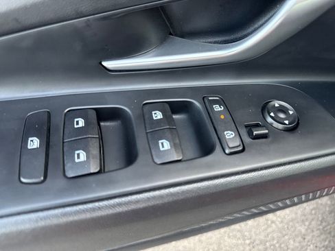 Used 2024 Hyundai Elantra SEL FWD image 18