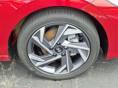 Certified 2025 Hyundai Elantra SEL FWD image 8